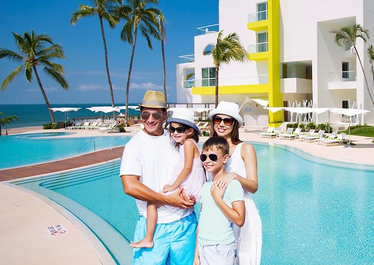 ¡EL INVIERNO SE DISFRUTA MÁS VIAJANDO! Krystal® Ixtapa All Inclusive ¡EL INVIERNO SE DISFRUTA MÁS VIAJANDO! Krystal® Ixtapa All Inclusive